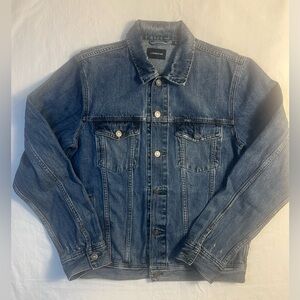 J.Crew Mens Classic Blue  Medium Wash  Denim 100 % Cotton Trucker Jacket Size M
